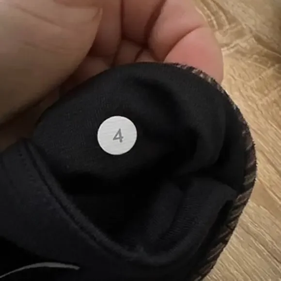 Lululemon Size 4 Wunder Under Crop II Full-On Luon Golden Godess Cashew Black - Picture 5 of 7